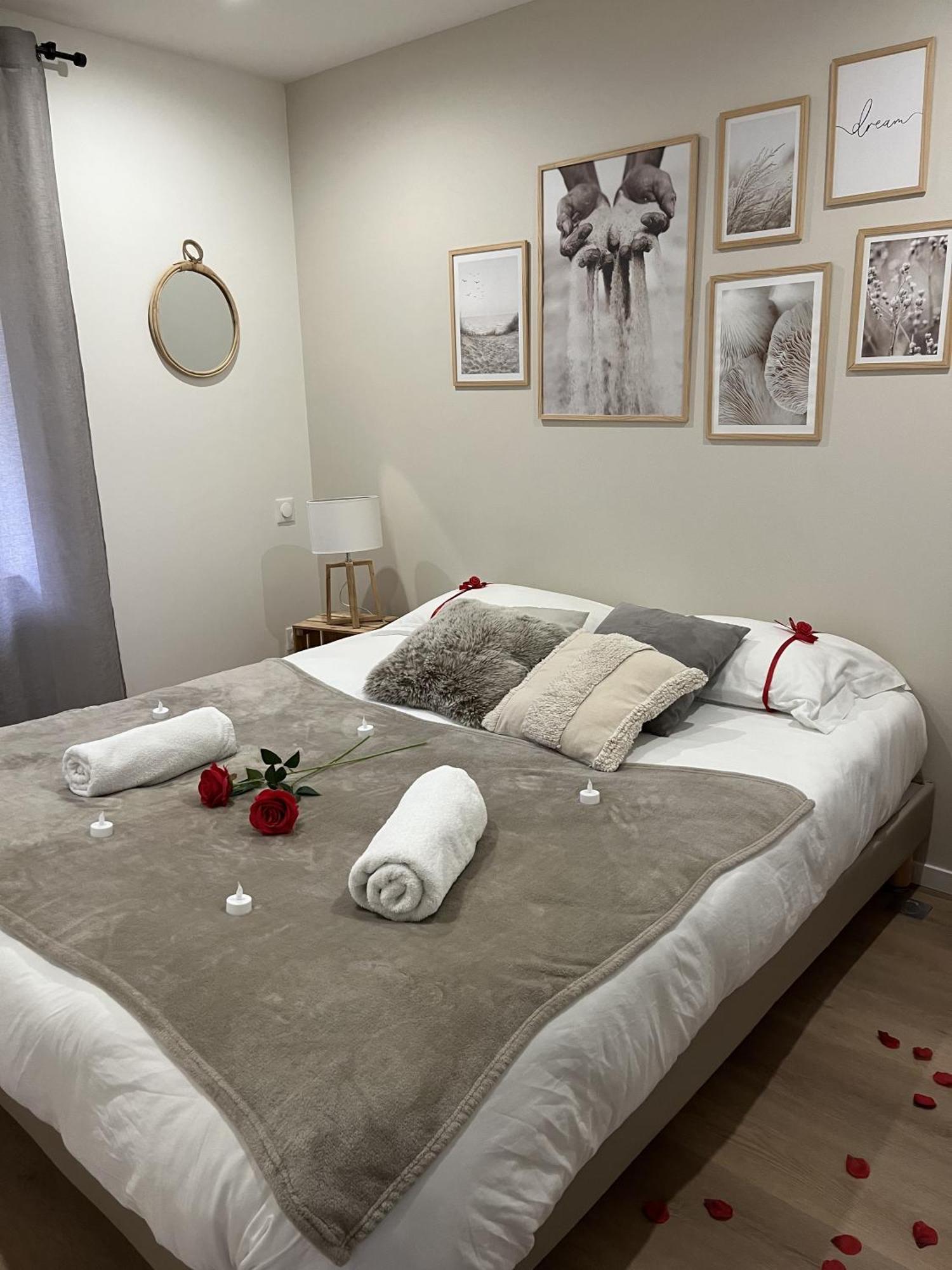 Sejour Detente - Appart'Hotel N 1 Avec Jaccuzi, Piscine Et Petit-Dejeuner Chouzelot Bagian luar foto