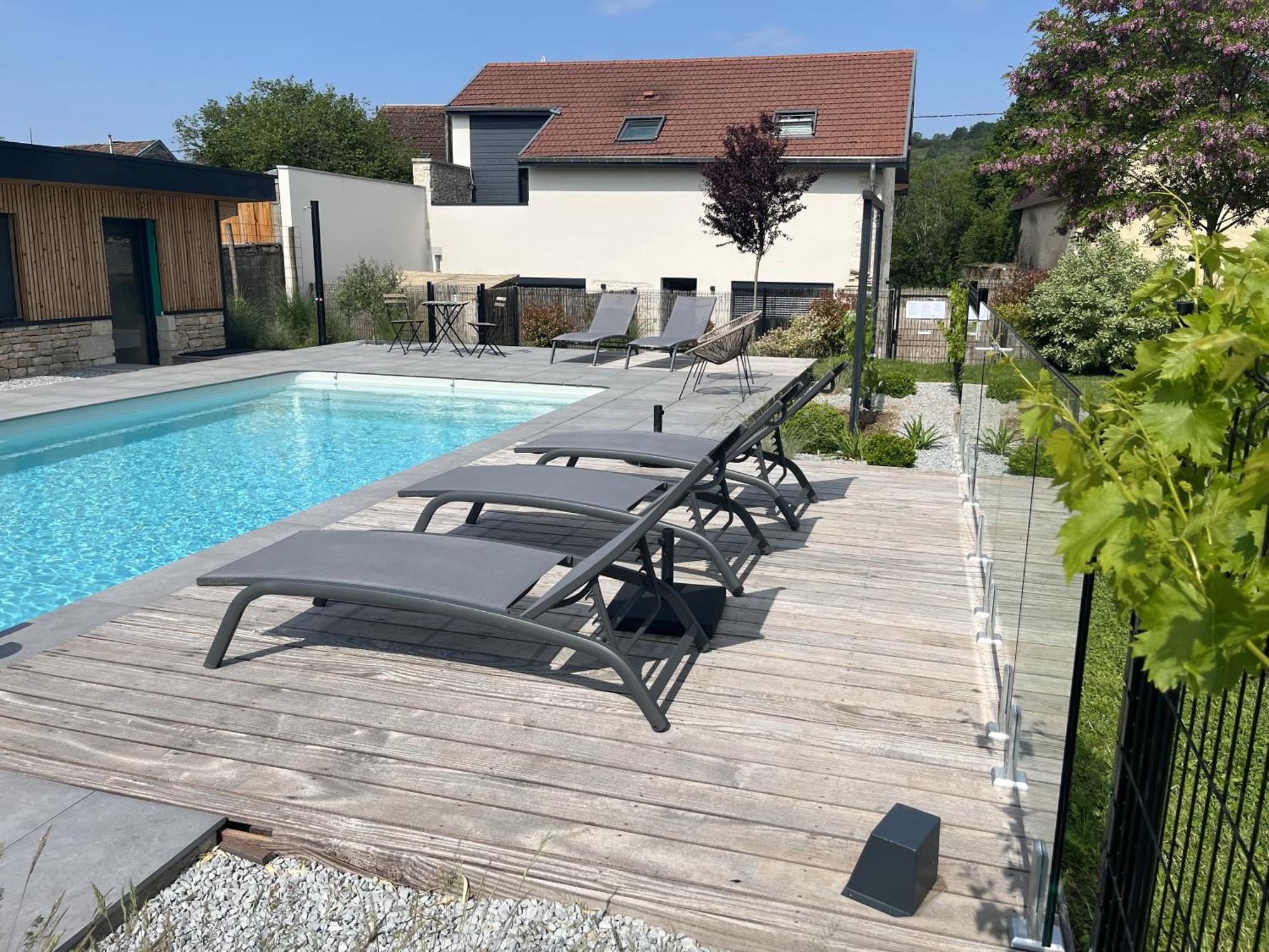 Sejour Detente - Appart'Hotel N 1 Avec Jaccuzi, Piscine Et Petit-Dejeuner Chouzelot Bagian luar foto